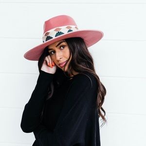 NEW Olive & Pique wool hat